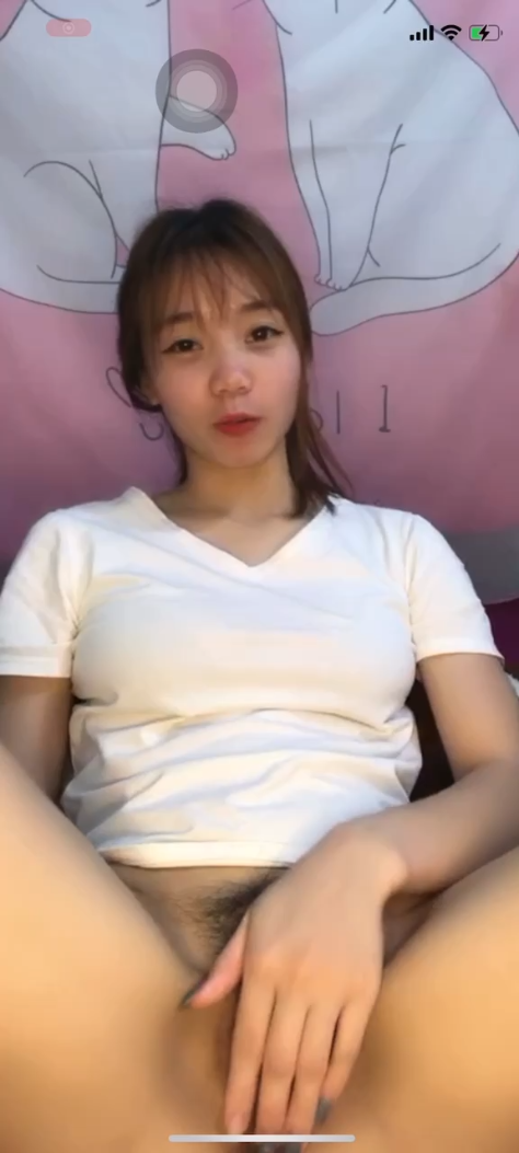 Áo trắng dang chân live