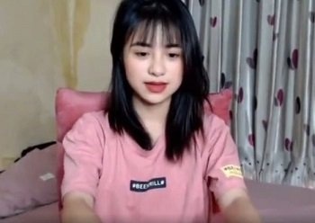 Con cu anh cứng ngắc khi em gái khoe hàng xinh đẹp