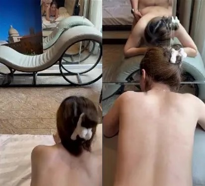 Em sinh viên chiều bạn trai đụ trước kính cửa sổ bất ngờ